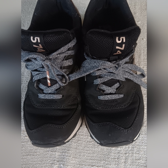 New Balance Black and Gray Sneakers - Picture 1 of 7